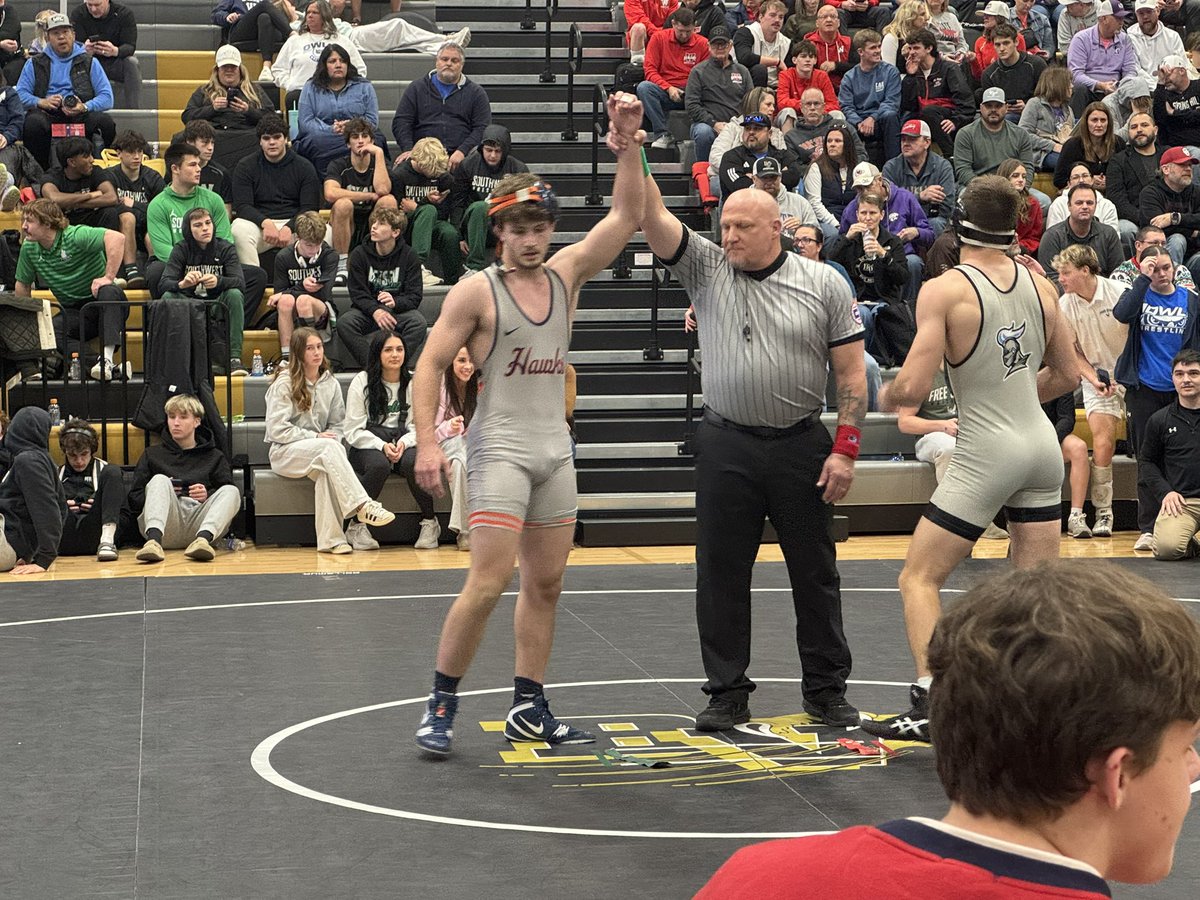 CoachLarsonOE's tweet image. Tyler Bragg picks up his 100th varsity win today at the Scott Bacon Classic! We are proud of you, Tyler! Now let’s go get some more!