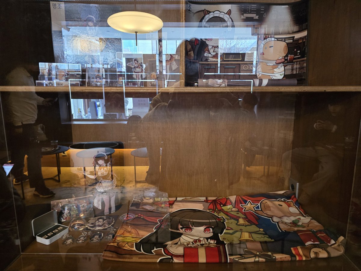 #명조 #띵조카페 #명조워더링웨이브
명조도 크리스마스~!!
이쁘다!