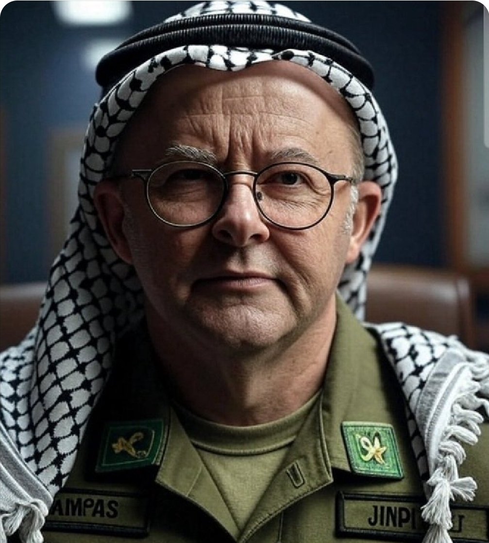 MapHanger01's tweet image. Unite with this Hamas Gimp?

Not fucking likely.

Piss off Albofat and take your Muslim Brotherhood mates with you.