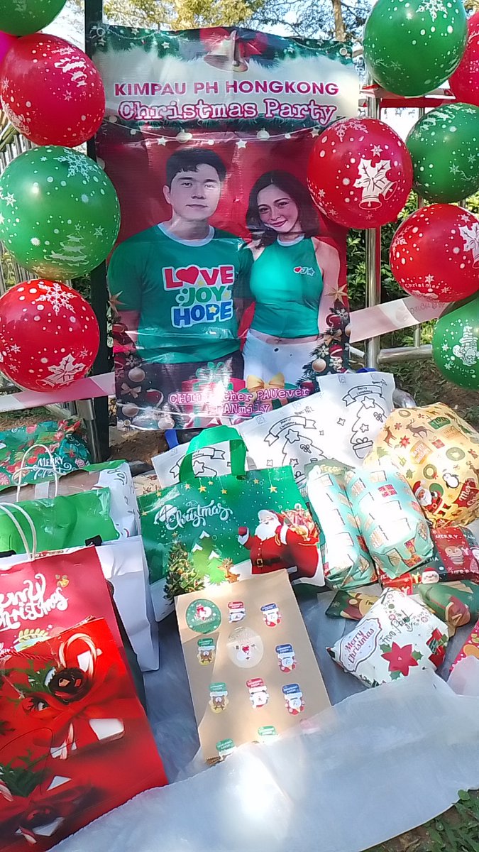 GutangMarycris's tweet photo. Kimpau pH Kong Christmas party 🥰 https://t.co/fj6bNKOFC5