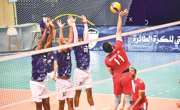 الكويت يواصل صدارة دوري الطائرة 