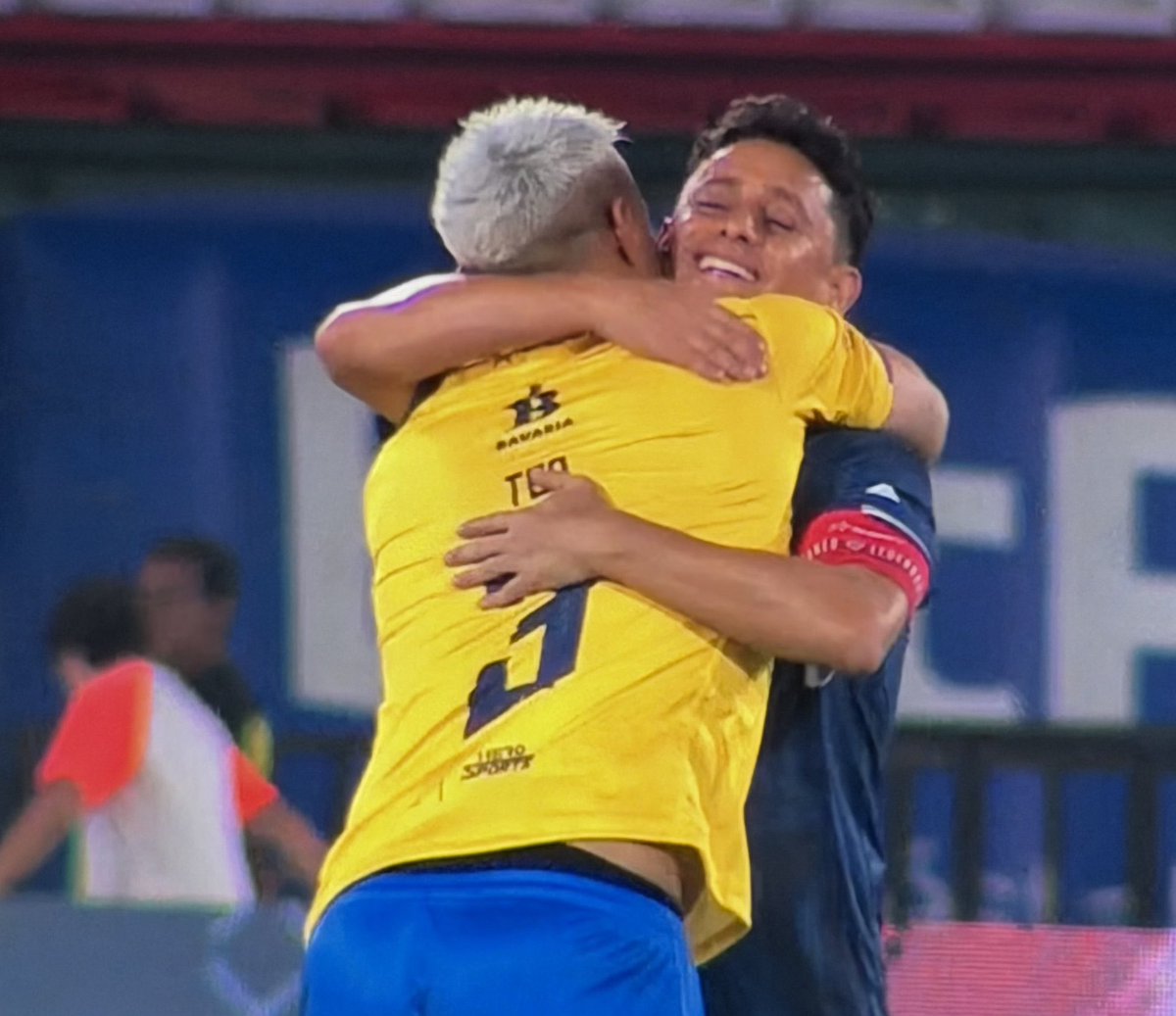 illidgesanz's tweet image. He aquí mi infancia hecha una imagen. Ídolos ❤️🤍