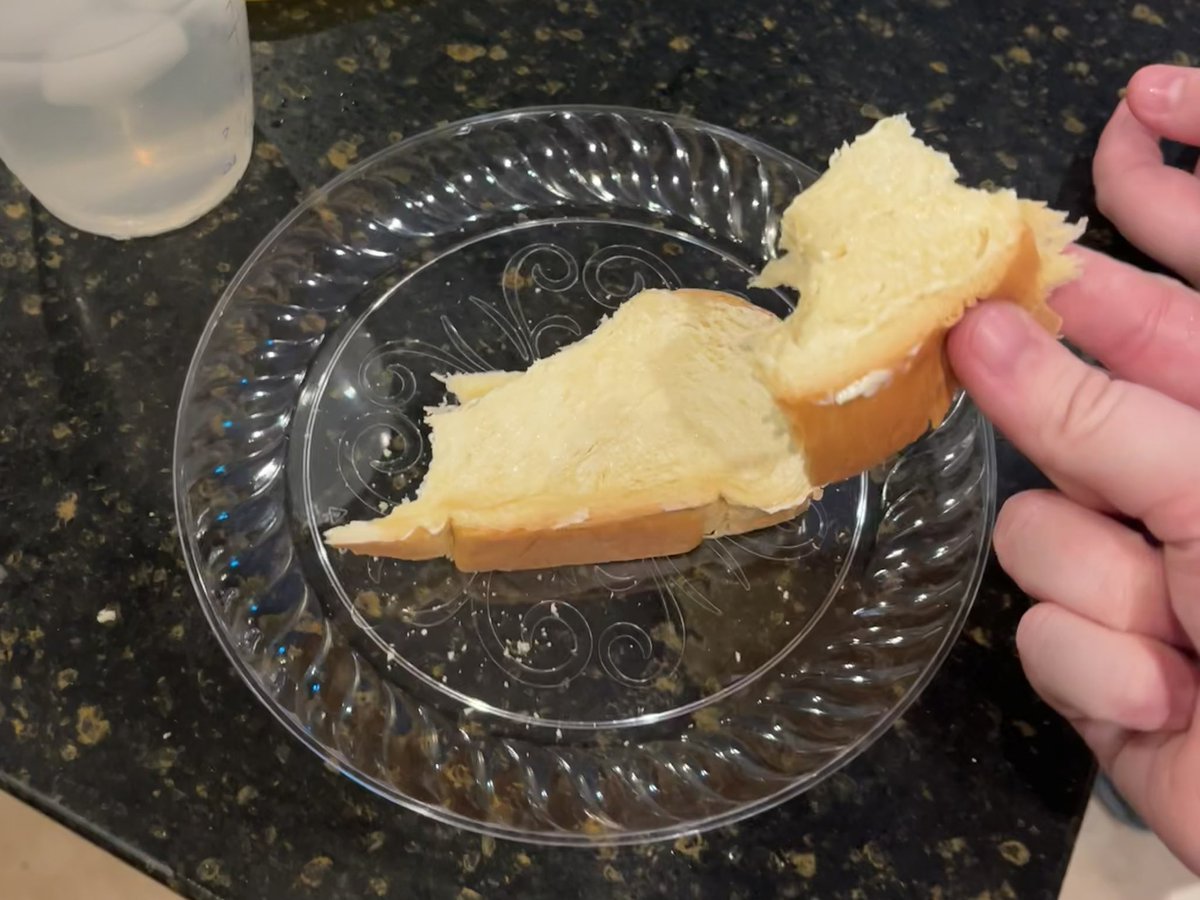 irlrowory's tweet image. it’s moments like these that i understand phil lester on a spiritual level #butteredbread