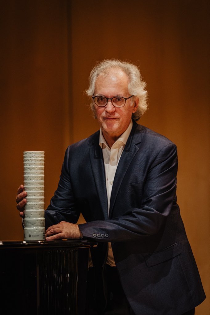 Montse Catllà Dot tweet media