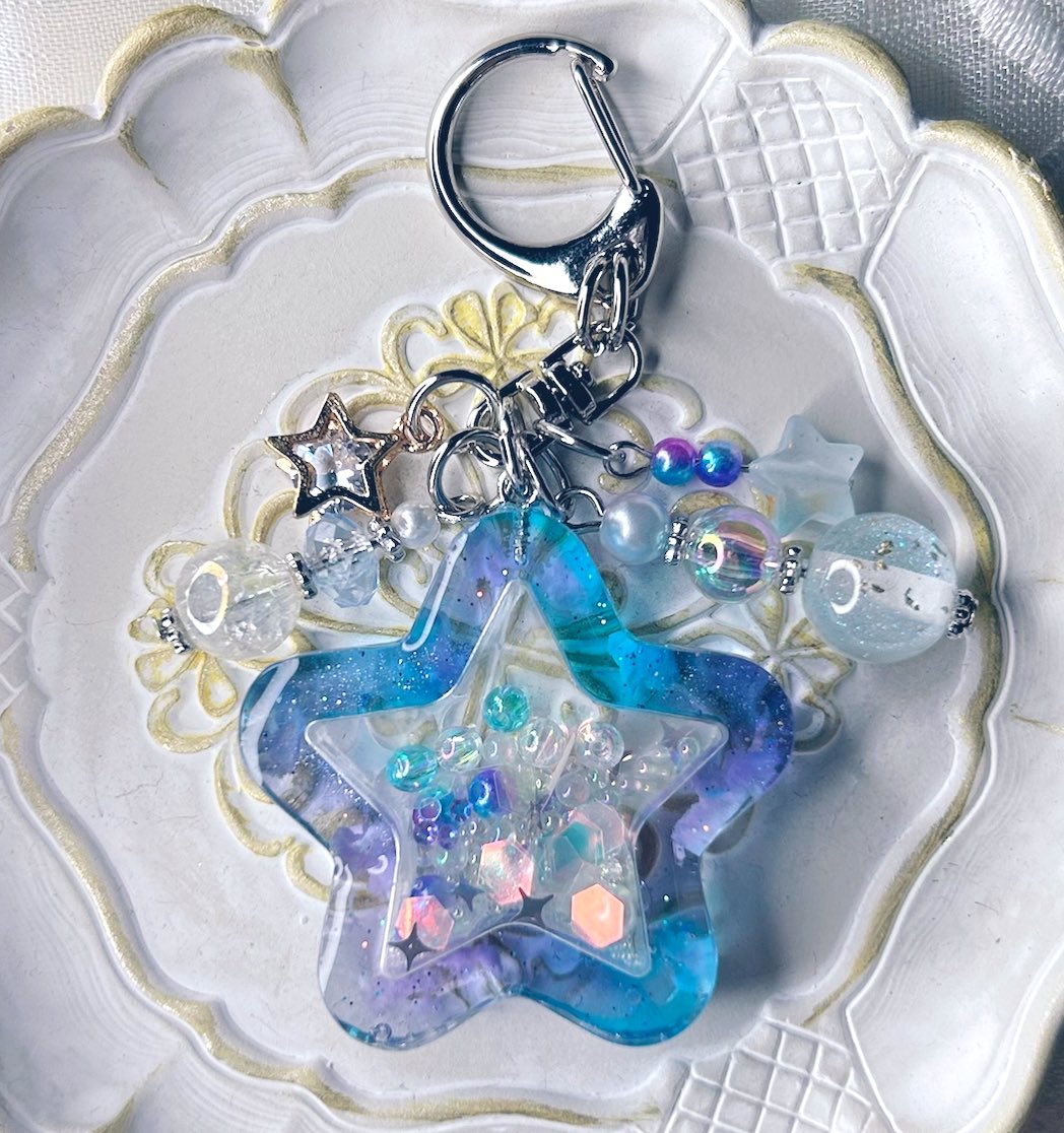 これはちょっと大きいのだよ⭐️🫧✨🤍 #レジン #ハンドメイド好きさん