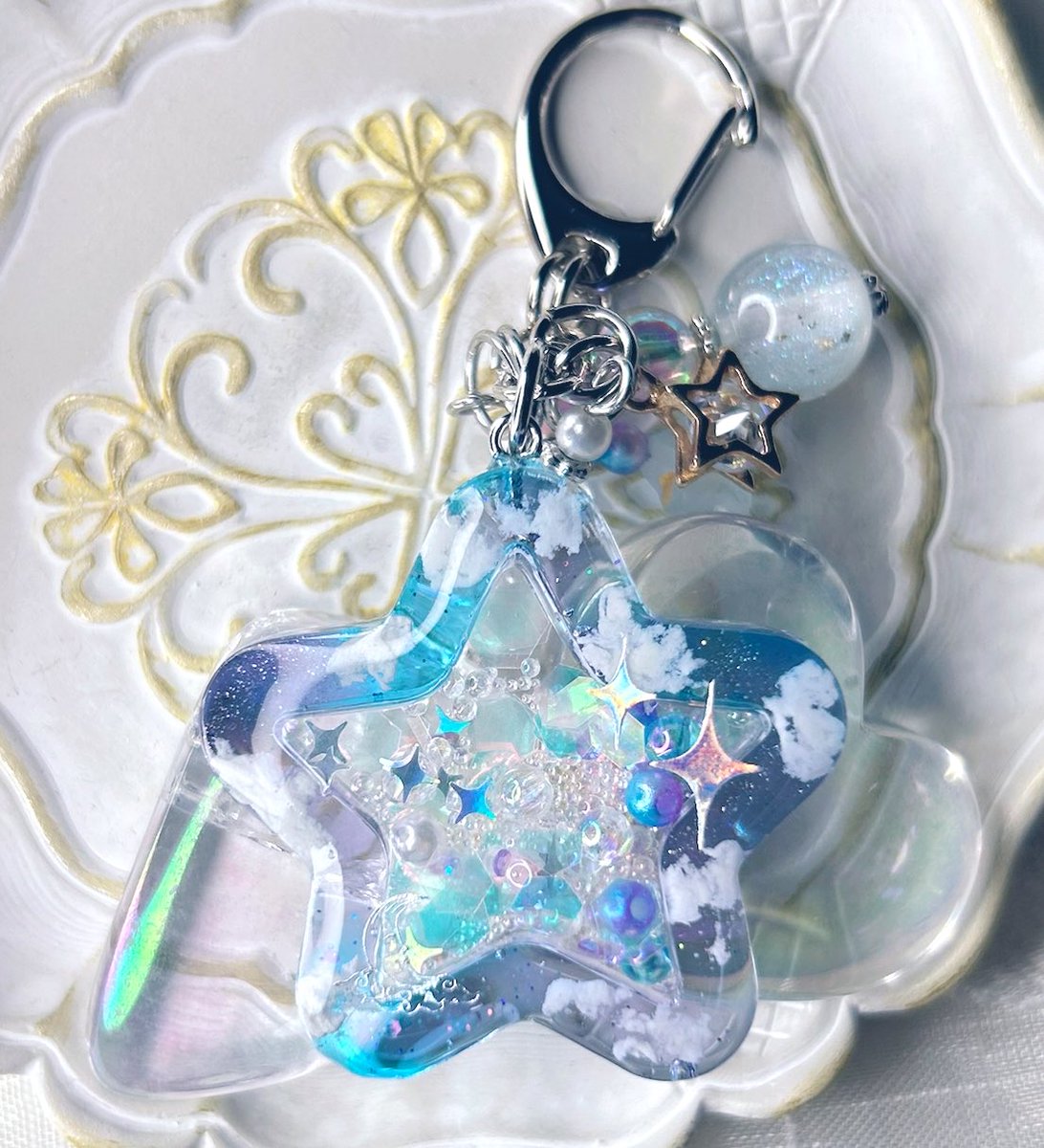 これはちょっと大きいのだよ⭐️🫧✨🤍 #レジン #ハンドメイド好きさん