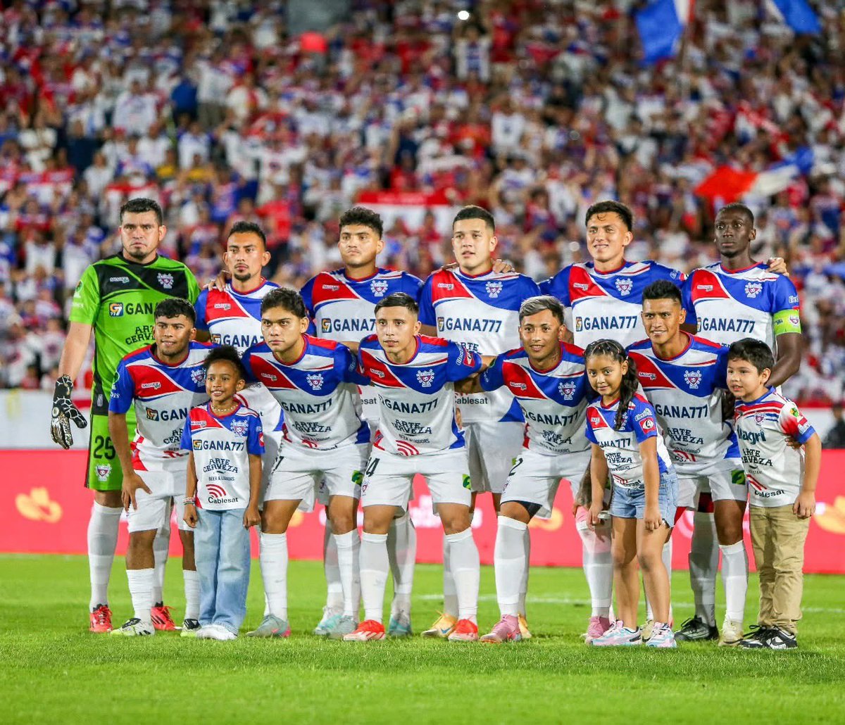 ⚽🔥 FIRPO SE IMPONE EN LA TANDA DE PENALES Y SE QUEDA CON EL TÍTULO

🐂💙 Luis Ángel Firpo venció a Alianza desde el punto penal y se coronó campeón tras un duelo intenso que se definió en la tanda de penales.

🥅⚽ La final del Apertura 2025 se resolvió desde los once pasos,