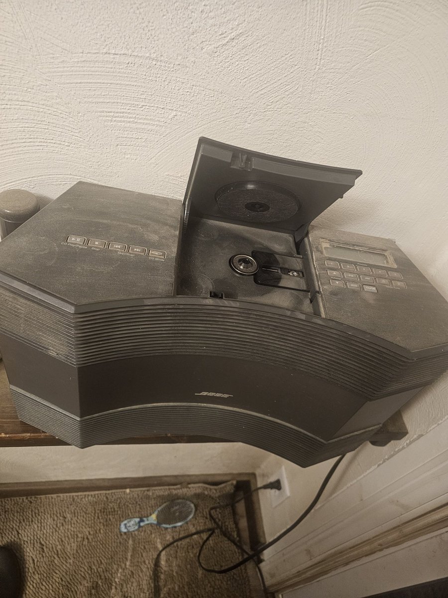 Kevin Sweet tweet media