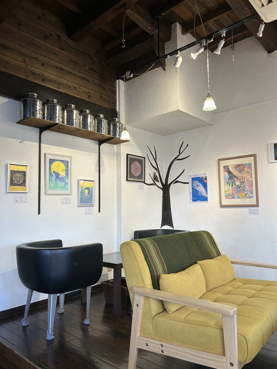 【開催期間中、最後の日曜日‼︎】
本日、明日12:00-18:00終日在廊予定です！

繋がりのある方や偶然通りかかって夢輝アートに惹かれて来店された方々、みなさんの温かい声援にとても喜んでいます♪原画をご購入いただき、さらに嬉しい限りです。

創作の実演、ワークショップも開催中です！<a href="/cafeikkA/">一軒家カフェikkA（イッカ）</a>