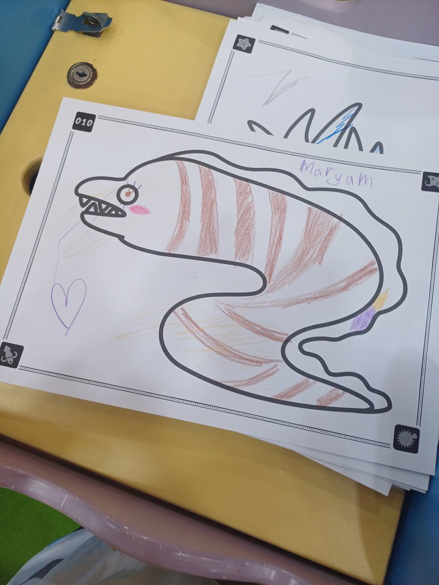 IORlKU's tweet photo. I was coloring w this kid and she wrote my name and i was like how do u know my name she said she looked at my id and she also has a friend named maryam at school  Idk shes so cute https://t.co/GsCrCiI7wA