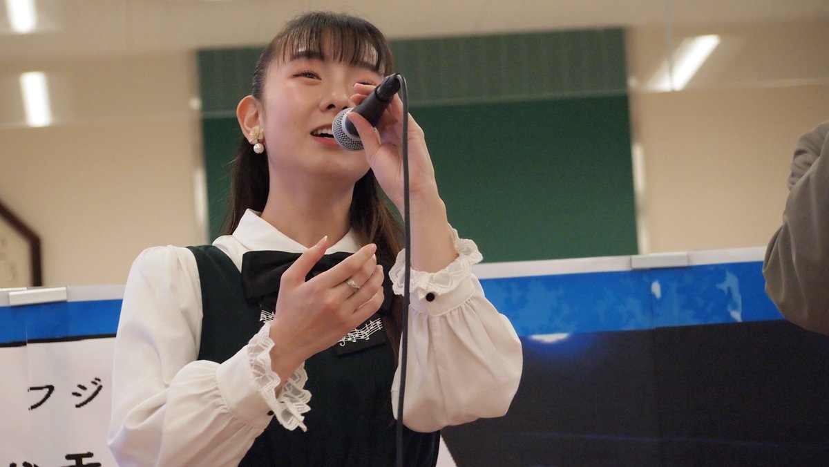 m_01a's tweet photo. 昨日のフリーライブ④

 #うたごえぽろぽろ
@Utaporo_SCS 

@ciliegia0826 @riko140621 @shourikaikatsu @WRS69toVK5WbZ1L @jingshang_spitz @ramen_mogu https://t.co/tfrkaeTQVf