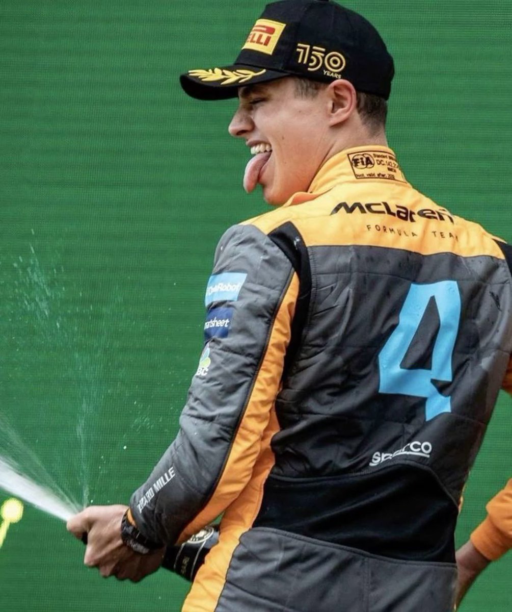 mvlnorris's tweet image. His tongue is so long I wanna know how it sitting on his face feels like