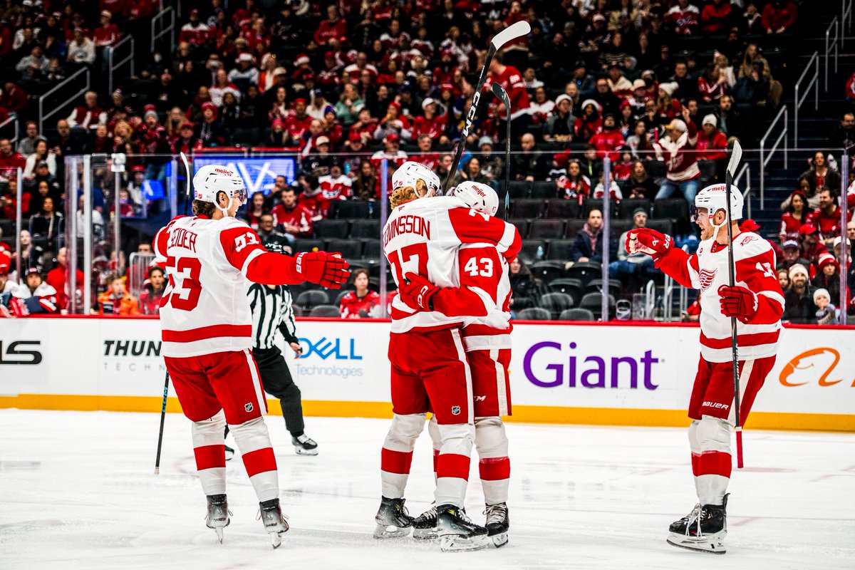 DetroitRedWings's tweet image. GOOD NIGHT, HOCKEYTOWN. ♥️