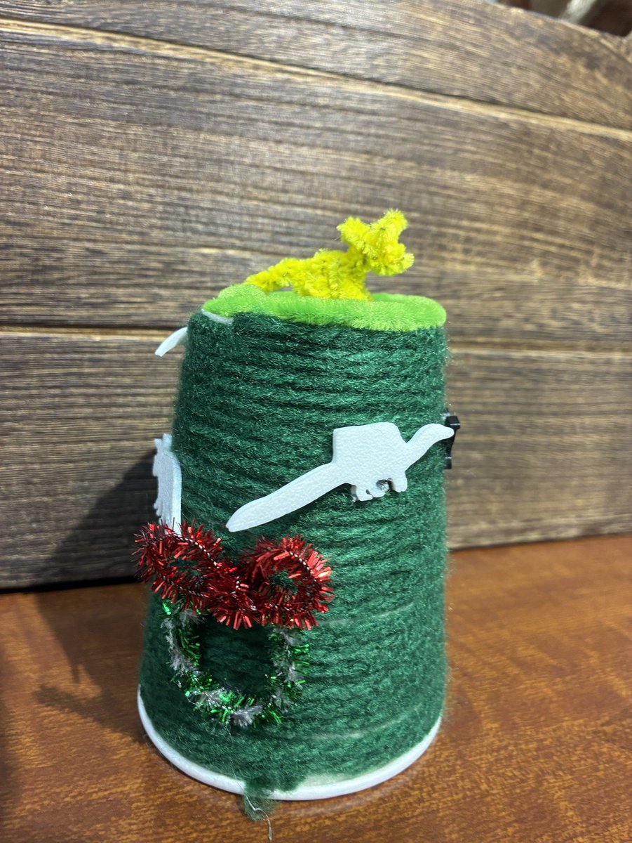 DiNo0487's tweet photo. 福井駅前ダイナソーゲートさんで
🌲X'masツリー作り体験🎄
開催中です！！🎅
ぜひお越しください🦕🦖💨 https://t.co/WIFTeNEelx