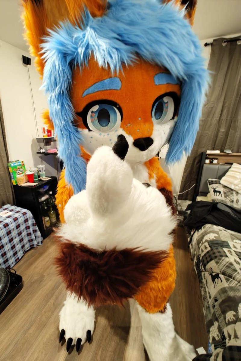 C'mere, I require pets.