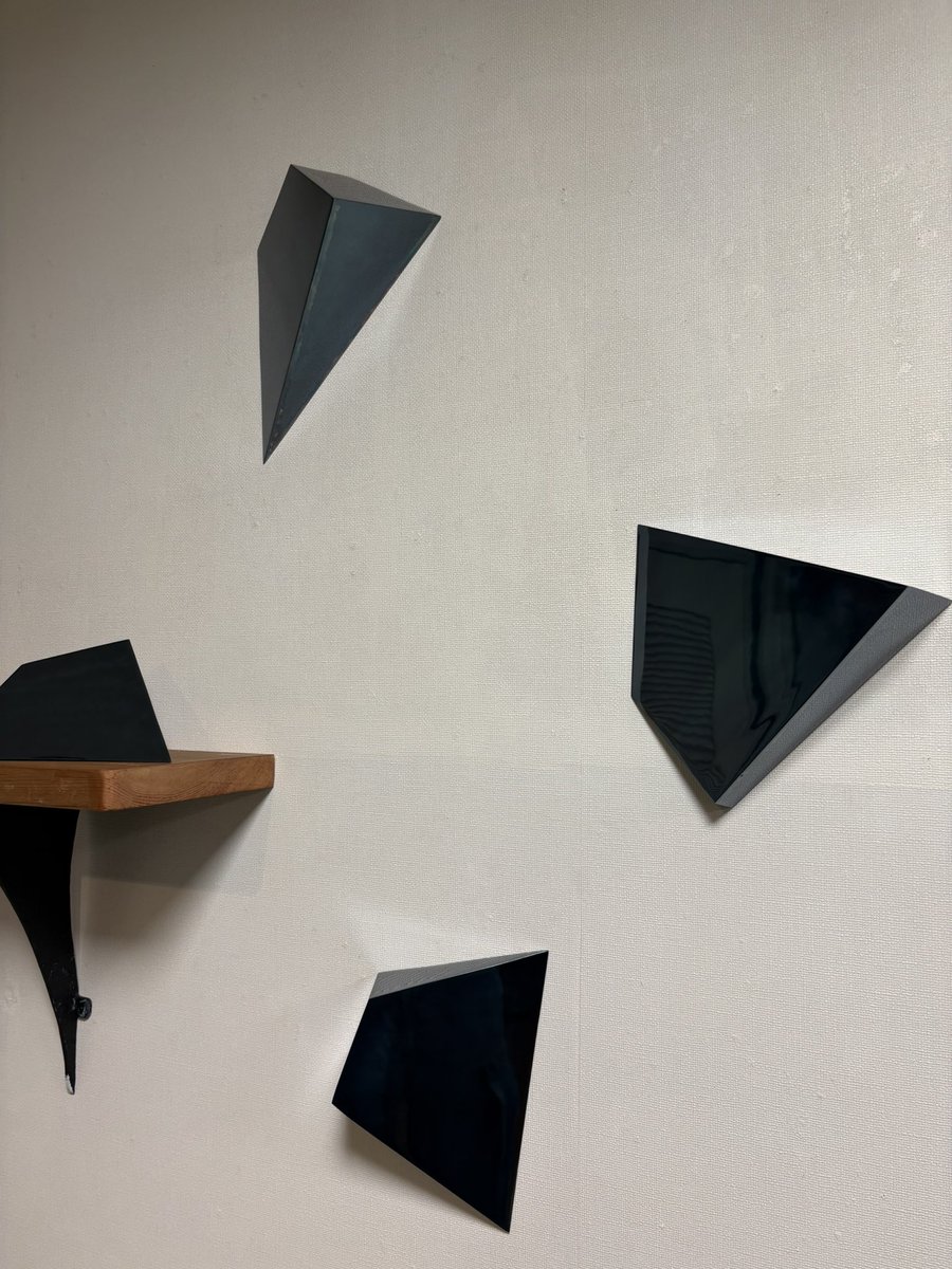 勝木杏吏さんの個展にお邪魔してきました🌌 冬の夜空や、夜の静かな海