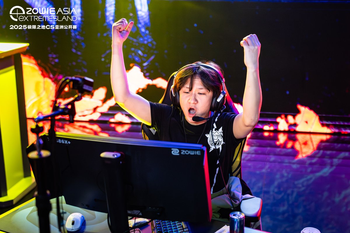 eXTREMESLAND tweet media