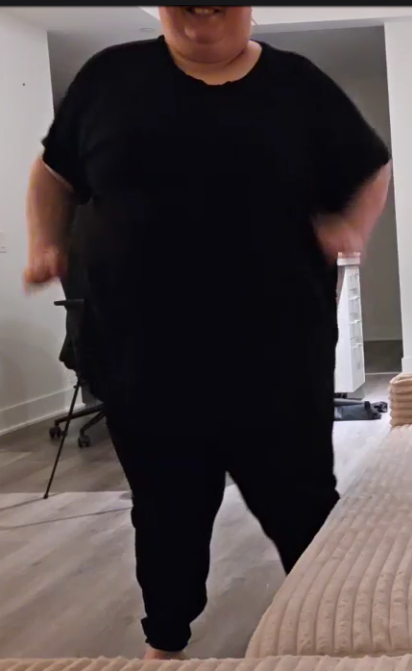 lori_kopf's tweet image. #FoodieBeauty #twitchrecap "Am I skinny?"