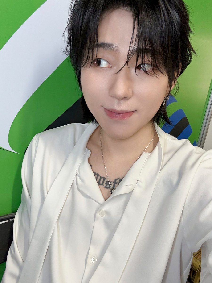 아니 착장 ㄹㅇ 폭룡적이시네
앙♡