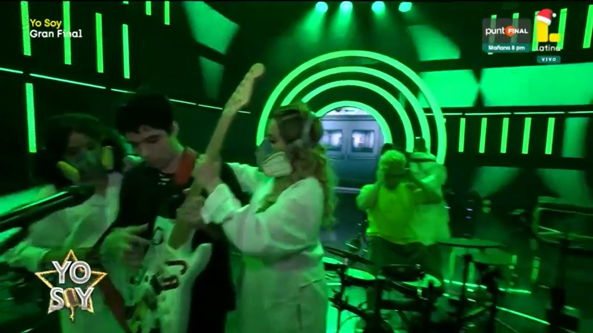 _emmanuelps's tweet photo. Aparecieron como en el video.
APARECIERON COMO EN EL VIDEOOOOOO!!!
#YoSoy Green Day https://t.co/U5VxDhbfTt
