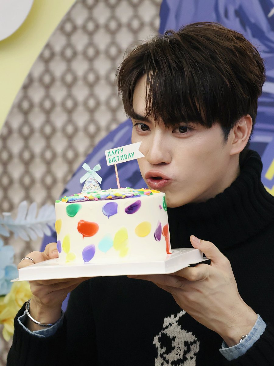 🎊生日快乐，永远开心🥳🎂
#TEe1stBdayFansignlnShanghai 
#TEeThanapon #ตี๋ธนพล