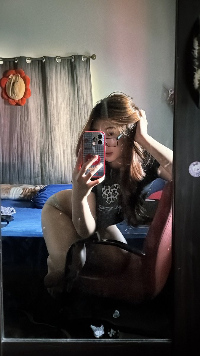 🤪 tweet media