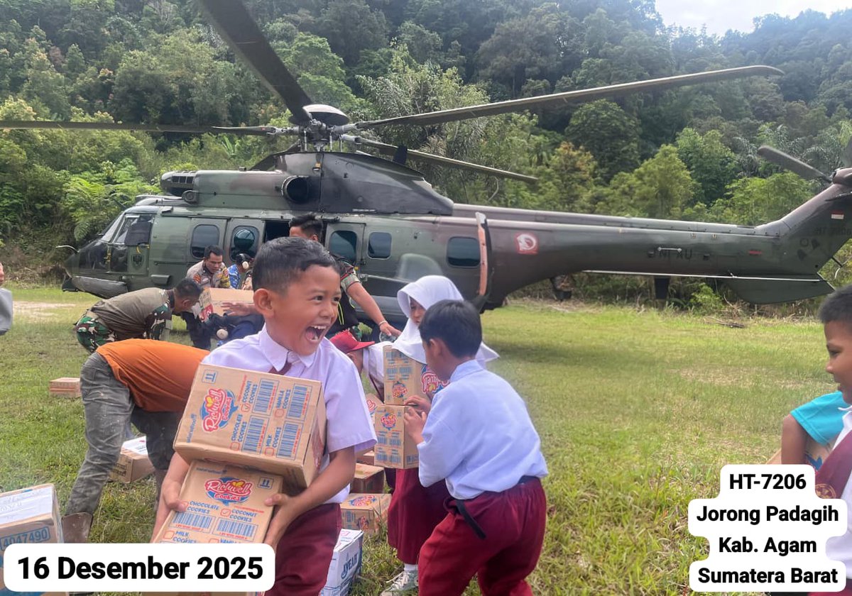 ateng1988's tweet photo. Pemerintah menggerakkan semua Sumberdaya dan bersama masyarakat ber gotong royong melakukan penanganan  bencana di Aceh, Sumbar dan Sumut, saatnya kita bekerja sama, saling membantu, saling jaga dan saling dukung demi saudara kita
#PrabowoBerjuangDemiRakyat https://t.co/Cy670FeBu5