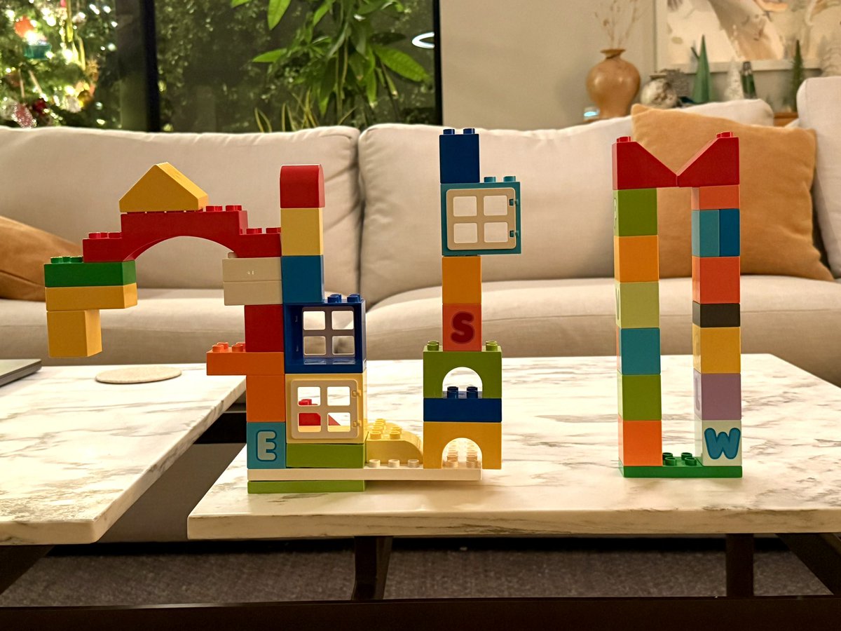 My two children. The architect (right) and the gardener (left). https://t.co/5PWyUwIUBc