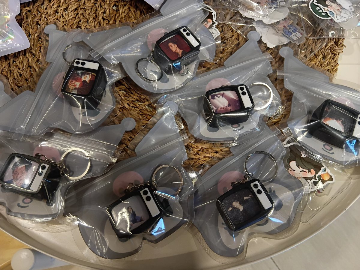 ขอบคุณ GIVEAWAY น่ารักๆจาก<a href="/8th8th8thl/">👽🍕</a> ด้วยนะคะ วันนี้ยังมีอีกนะคะมารับกันได้เลยนะคะ

#BobbyBDayOnTheMoon
#BOBBY #바비 #バビ 
#iKON #아이콘 <a href="/iKONIC_143/">iKON GLOBAL iKONIC</a>