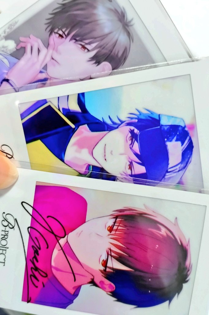 ごうちんのギフトボックスに入ってたチェキのサインってランダムなのね