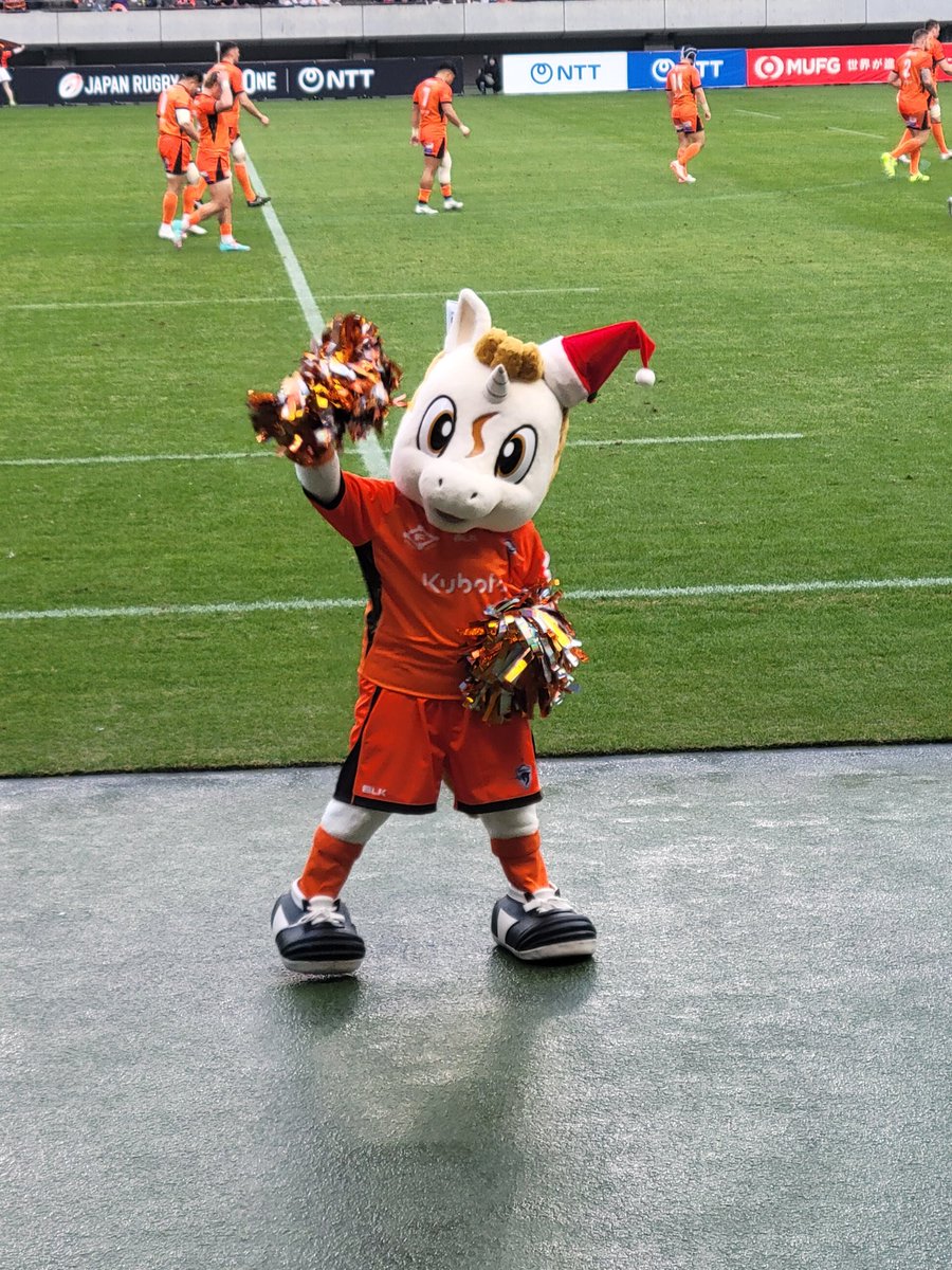 昨日、ごまちゃんと一緒に #クボタスピアーズ さんのラグビーの試合を観戦してきました！🏉
生身でのぶつかり合い、速いパス回し、もうすごい迫力で、
ファンの皆さんの応援も力が入っていて最高な時間でした😊💪
開幕戦勝利、おめでとうございます！！！