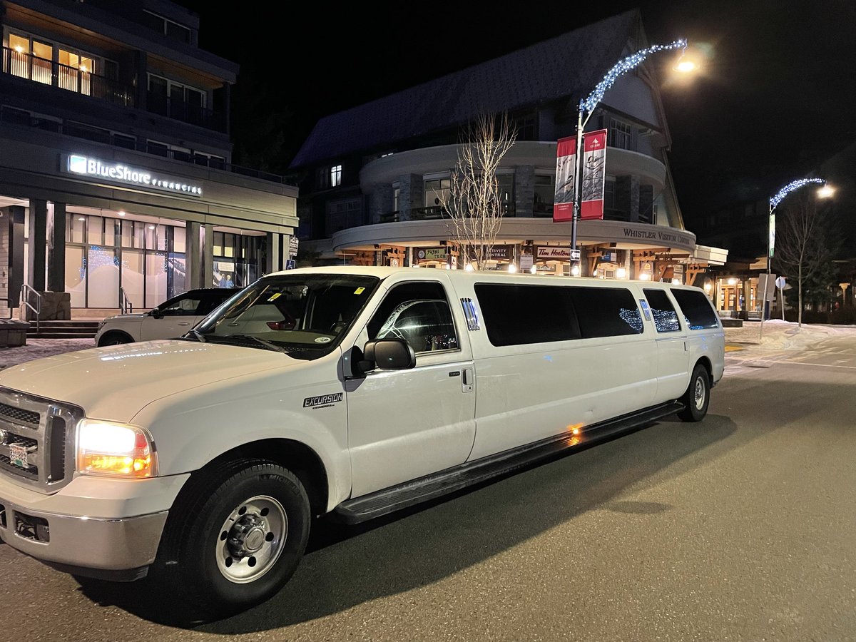 vanroyallimo's tweet photo. Celebrate smart this New Year’s Eve 🎉
Let a professional chauffeur handle the drive while you enjoy the night.
Book your NYE limo now! 6047270950
#NewYearsEve #SafeRide #LimoLife https://t.co/EOljXLfheD