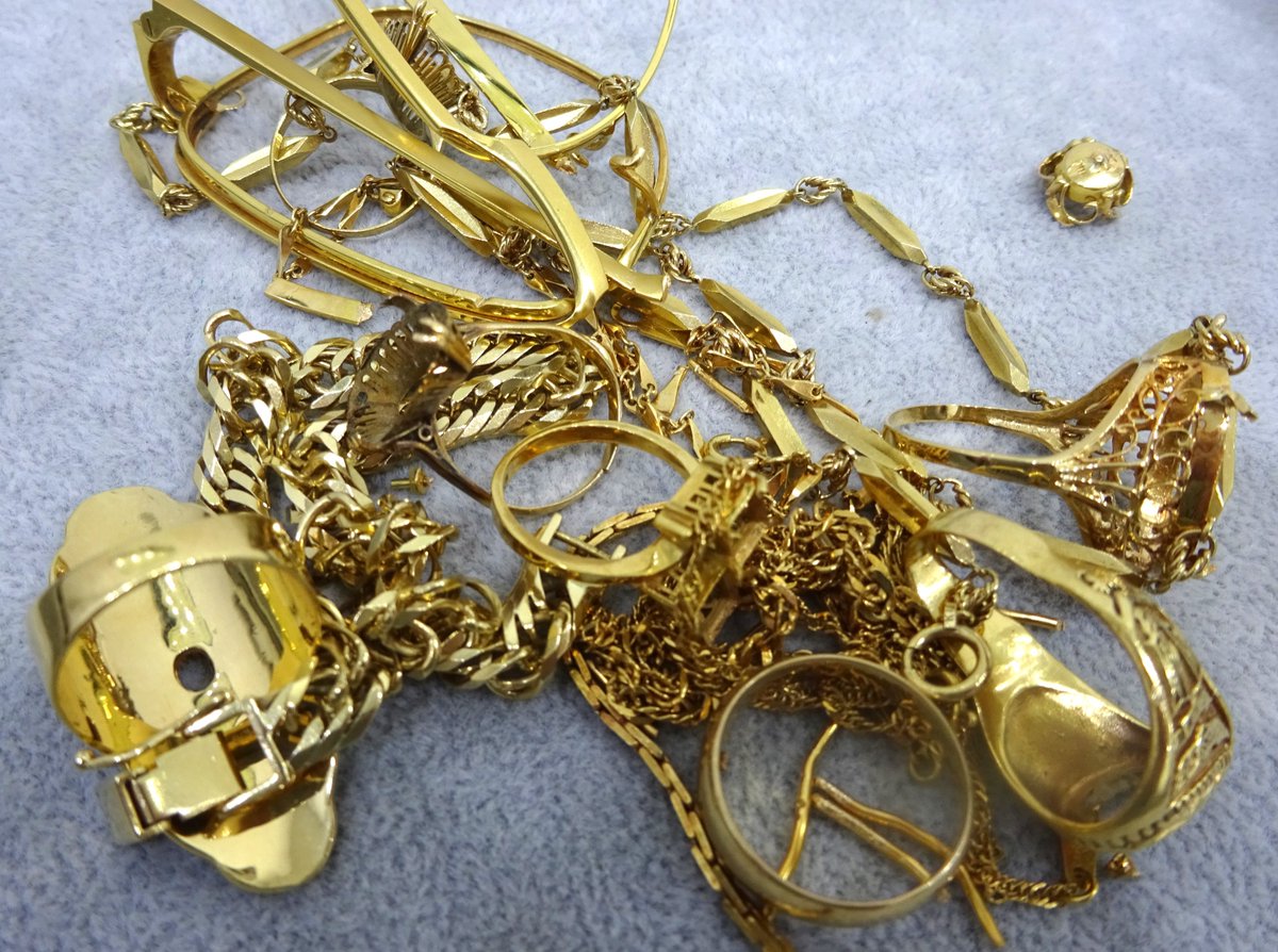 金・プラチナ高騰中！✓✓ 何かと出費の多くなる年末年始、遺品整理