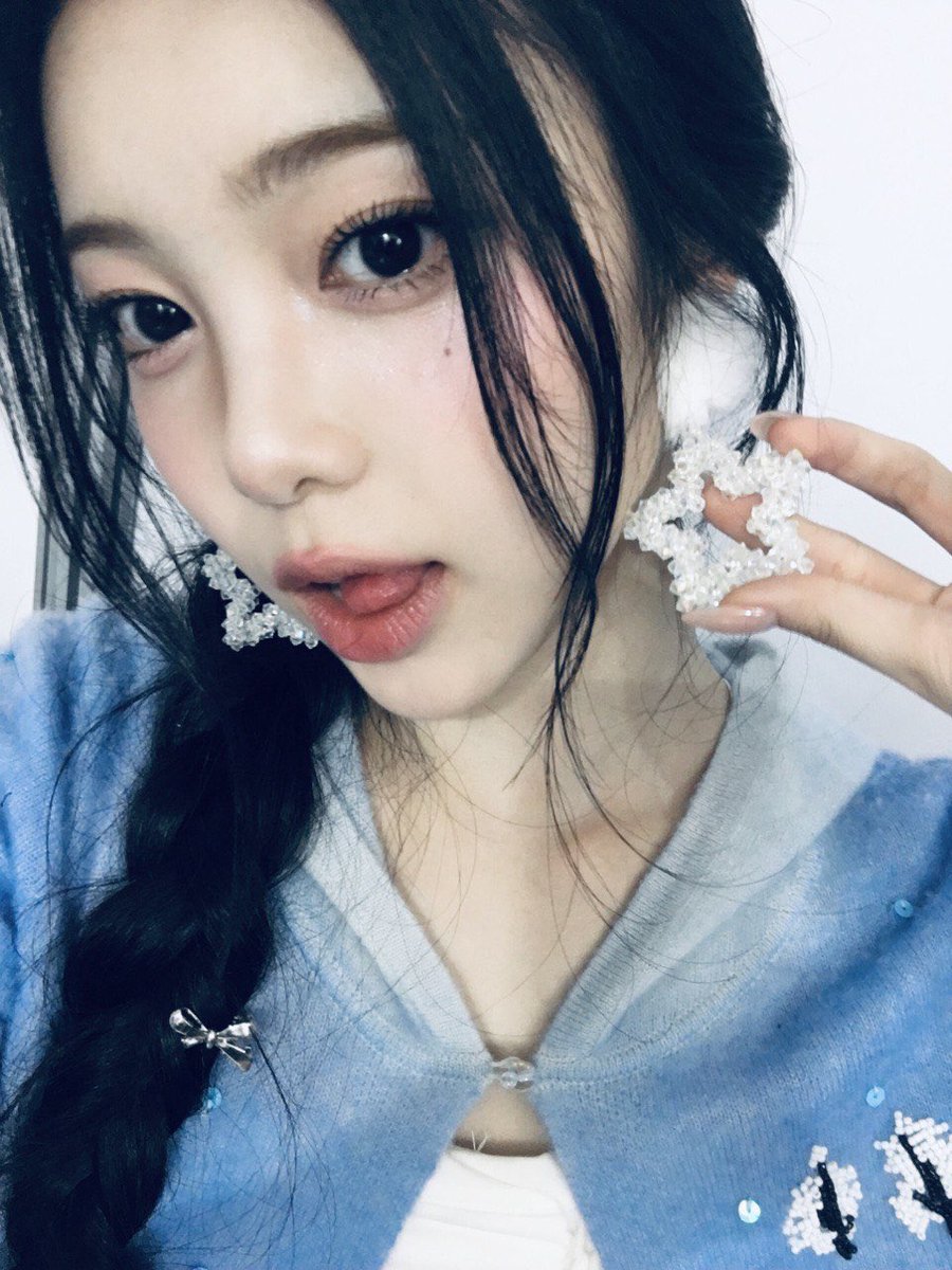 2heartian's tweet photo. 귀걸이 맘에 들엇나부다
야기요미 ㅋㅋ https://t.co/1RKEbO6RA7