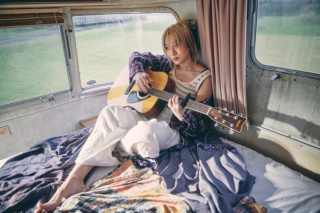 カドスト限定❗
アクリルフォトプレート付き✨
／
【カドスト限定特典付】伊澤彩織フォトブック　Player1🏍️
＼

アクリルフォトプレートにはフォトブック未収録カットを使用🌟

🔽ご予約は2026/1/2(金) 23:59まで
store.kadokawa.co.jp/shop/g/g302512…
#伊澤彩織