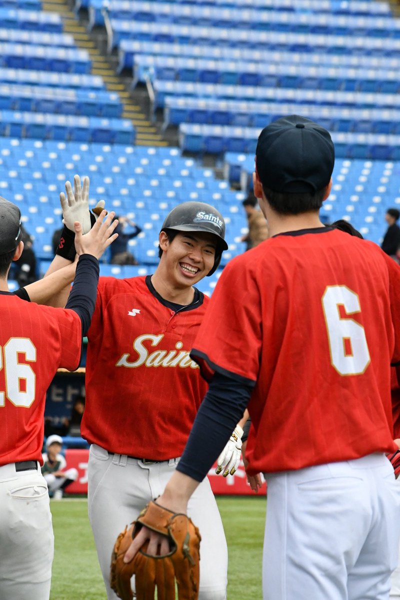 victoria_league's tweet photo. Saints 奈良岡選手
6回裏 交代直後に初球HR！

これがのちに決勝点となりSaintsが3-2で1部リーグ優勝を果たしました🏆

【使用バット】EASTON 「HYPE FIRE」 
https://t.co/xpAEA1bfSP https://t.co/rCjjgbGxcO