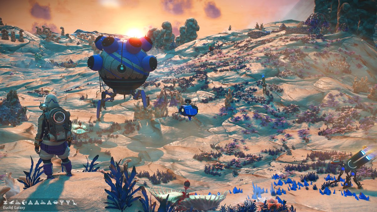 birdiepooped's tweet photo. Found a players base traveling, power has been off for a while.. love fining bases randomly. Cool looking wild life too, the crab like robotic creature is gigantic. 
#noMansSky @NoMansSky @hellogames #OurNMSuniverse https://t.co/QUqOjL9src