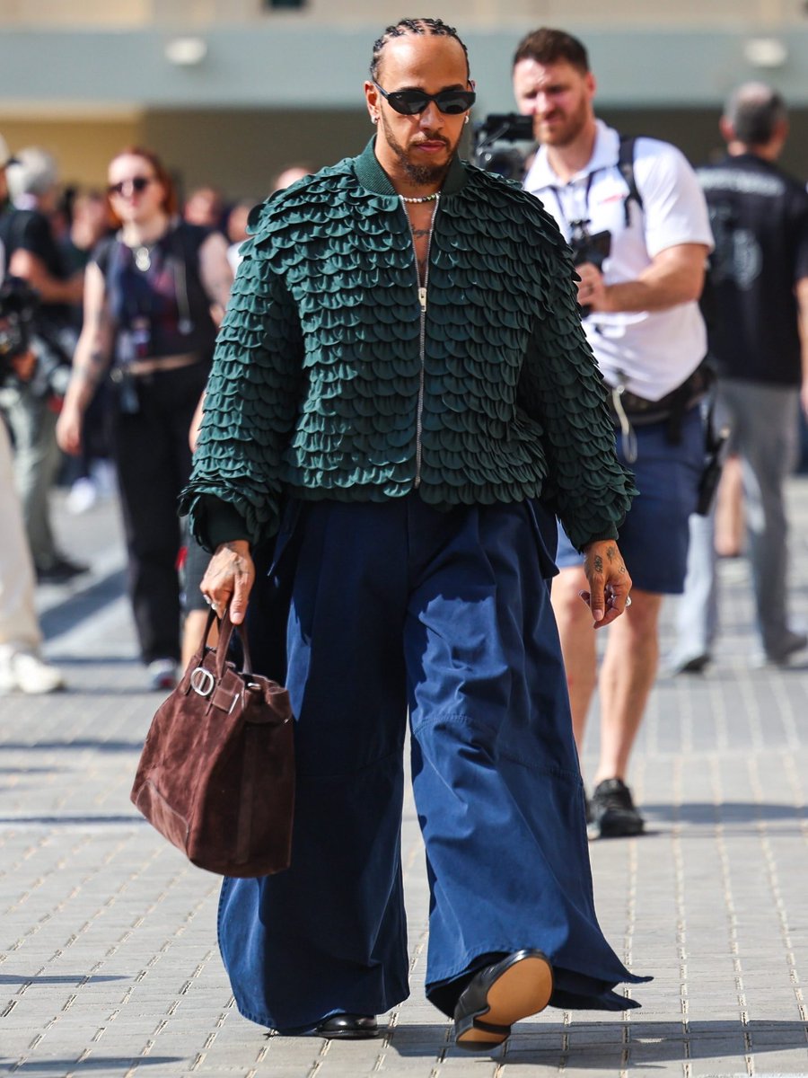 UpscaleHype's tweet image. .@LewisHamilton wearing a custom @Dior look for F1 Abu Dhabi GP.