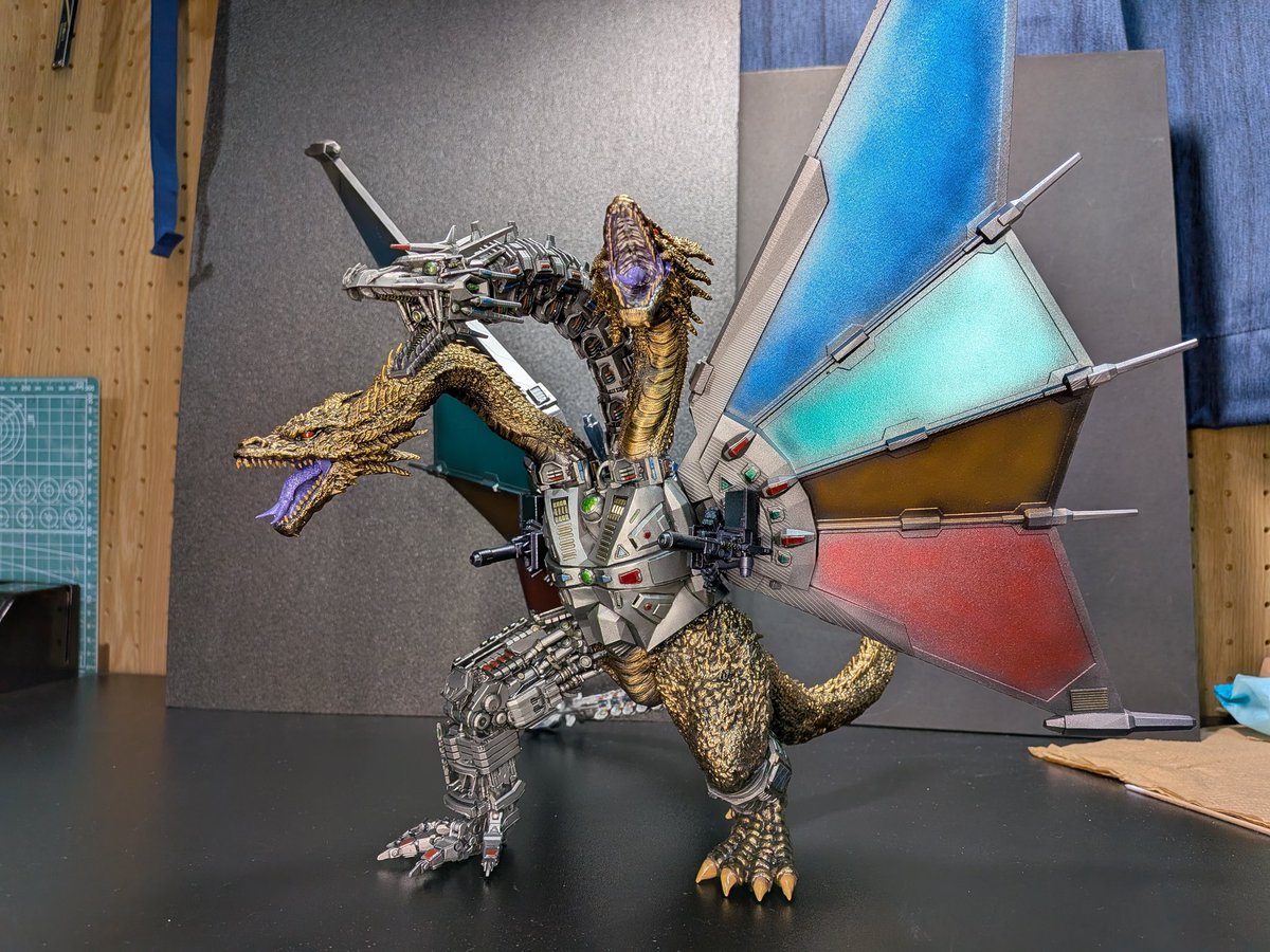 UQgodzira's tweet image. メカキングギドラ完全しました(⁠≧⁠▽⁠≦⁠)