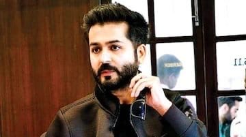 hajarkagalwa's tweet photo. the craze of these directors is so real that people buy movie tickets by trusting their vision https://t.co/fzi37Xir7q