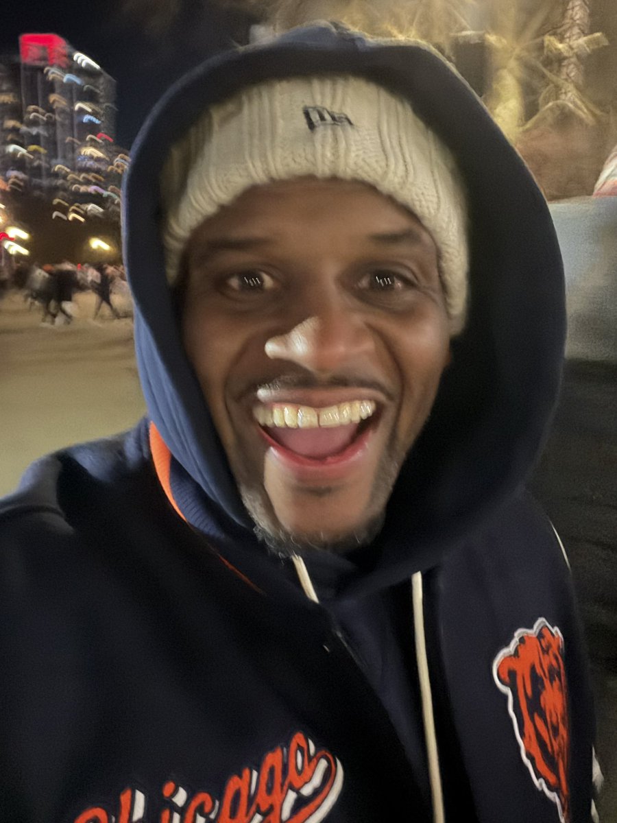 spiceadams's tweet image. Tweeet your @ChicagoBears #BearsWinFace