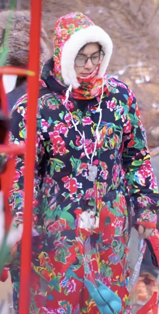 Dylan on set #WanderTogether
12.21.25

😂😂😂 Dylan is wearing traditional Harbin countryside clothing today…still handsome barefaced with those glasses 🤓 

#DylanWang #WangHedi #王鹤棣 #왕허디 #หวังเฮ่อตี้ #ワンホーディー