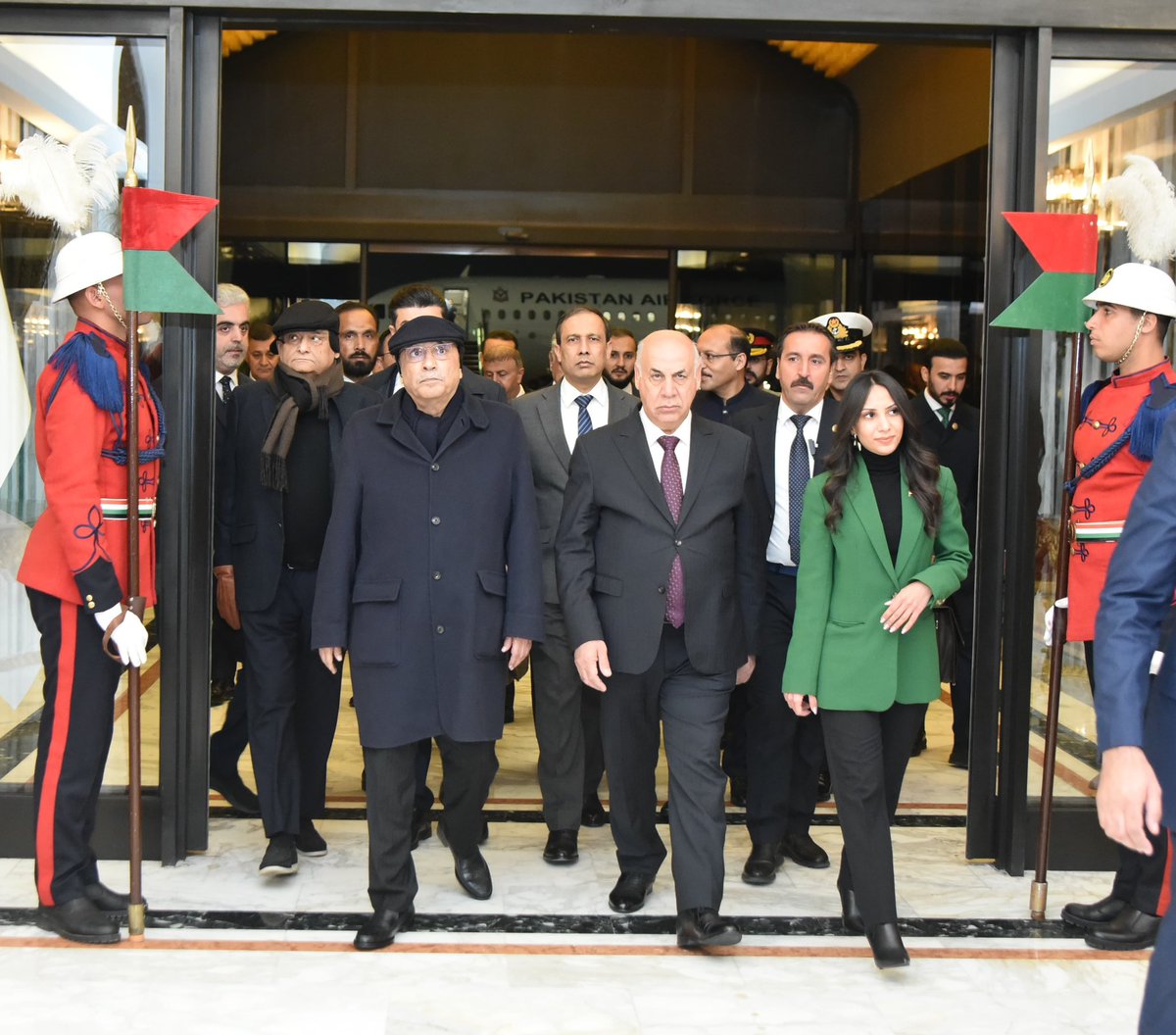 President <a href="/AAliZardari/">AsifAliZardari</a> with Prof. Dr. Ahmad Fakkak al-Badrani, Iraq’s Minister for Culture, Tourism and Antiquities, who received him at Baghdad Airport.