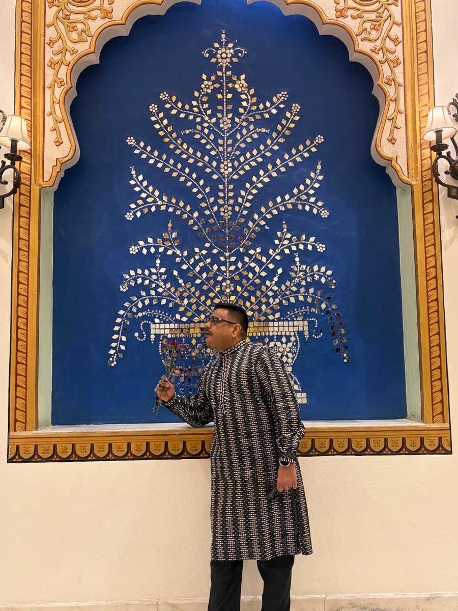 SandeepTanwarIN's tweet image. शादियों के इस प्रेम भरे मौसम की आप सभी को ढेरों शुभकामनाएं।
🥀🧿✨

#ShaadiSeason #shaadi #lifepartner
#WEDDINGBOYS #wedding