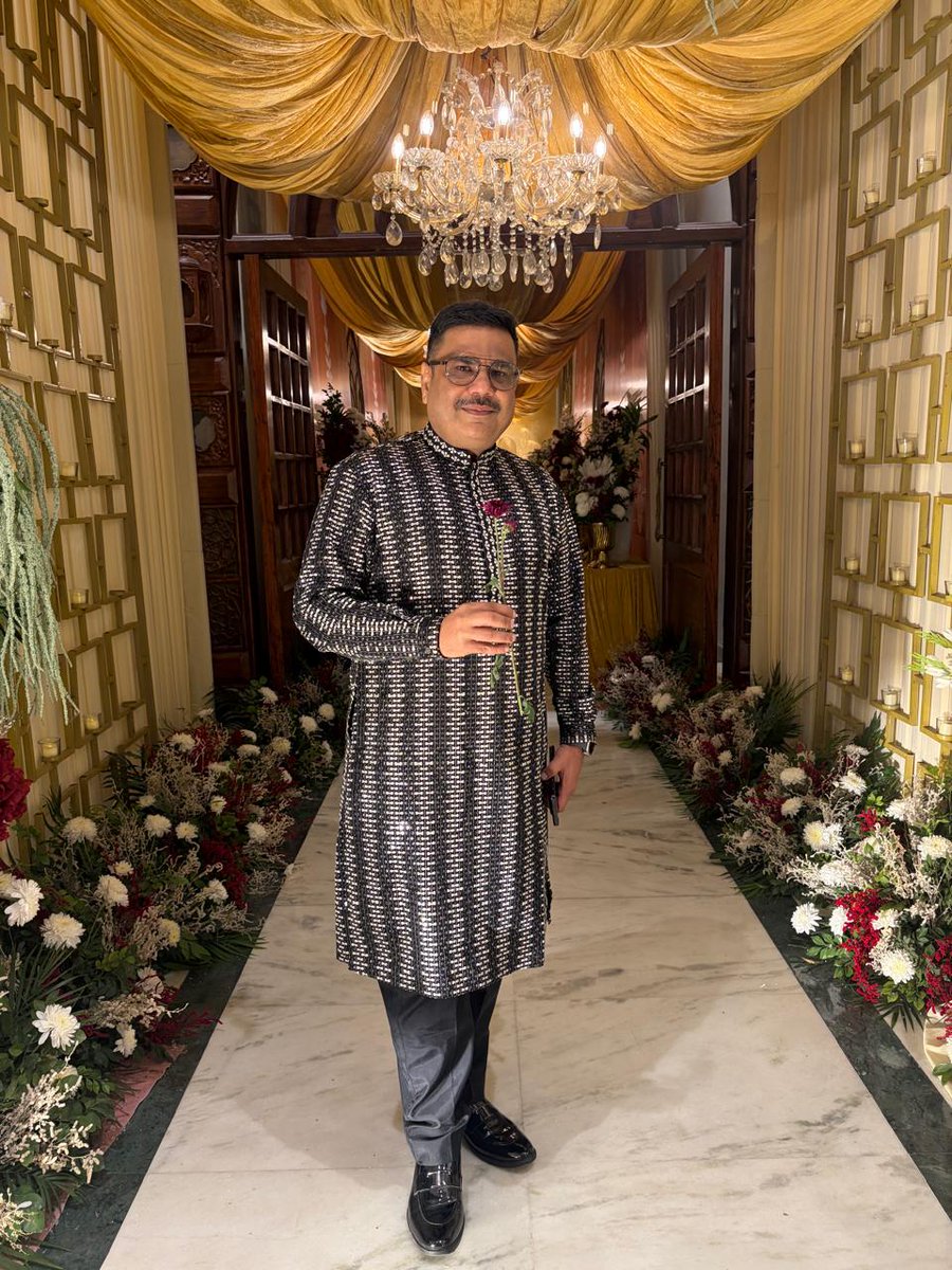 SandeepTanwarIN's tweet image. शादियों के इस प्रेम भरे मौसम की आप सभी को ढेरों शुभकामनाएं।
🥀🧿✨

#ShaadiSeason #shaadi #lifepartner
#WEDDINGBOYS #wedding