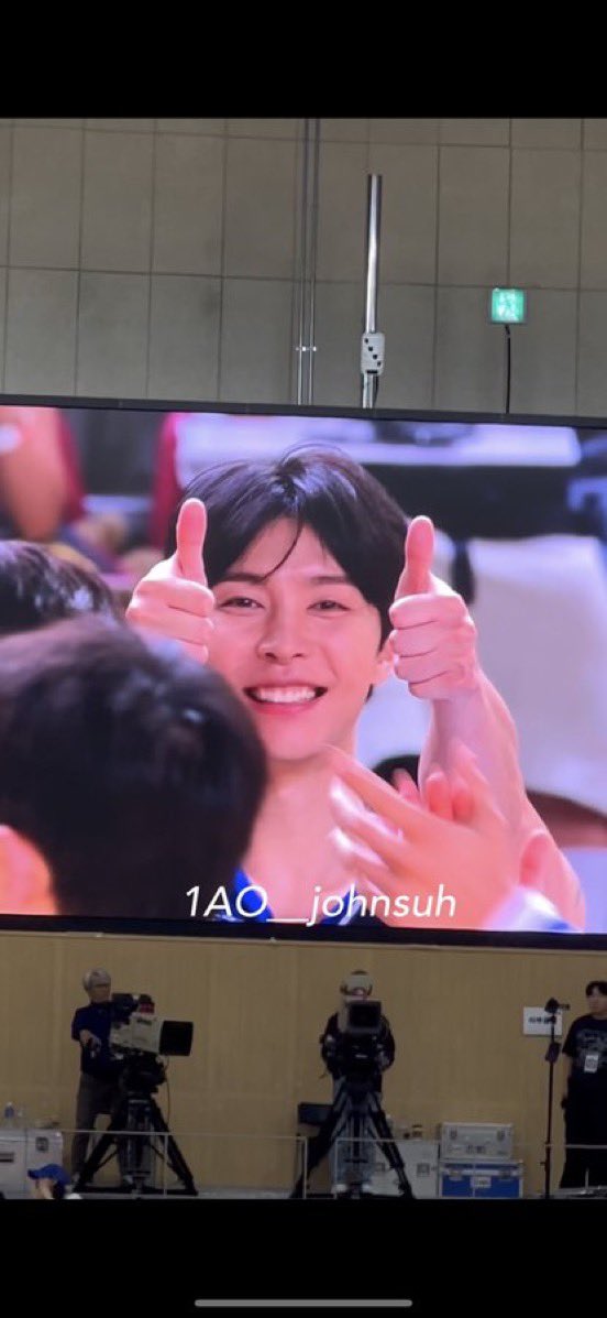 처음 골 넣고 거기다 첫승리라
이렇게 맑게 웃은거구나 🫳🏻🫳🏻🐱