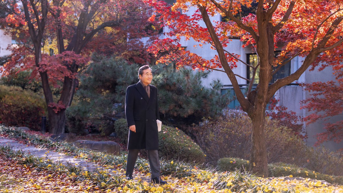 무병장수는 인류의 오랜 꿈입니다. 마침내 인류는 그 꿈에 다가가고 있습니다. 하버드 대학 교수의 책 '노화의 종말'은 말합니다. 노화는 피할 수 없는 일도, 자연스러운 일도 아니라고, 오히려 늦추고 멈추고 되돌릴 수 있다고 주장합니다. 21세기 안에 많은 사람이 120살까지 살고, 최고 150살까지