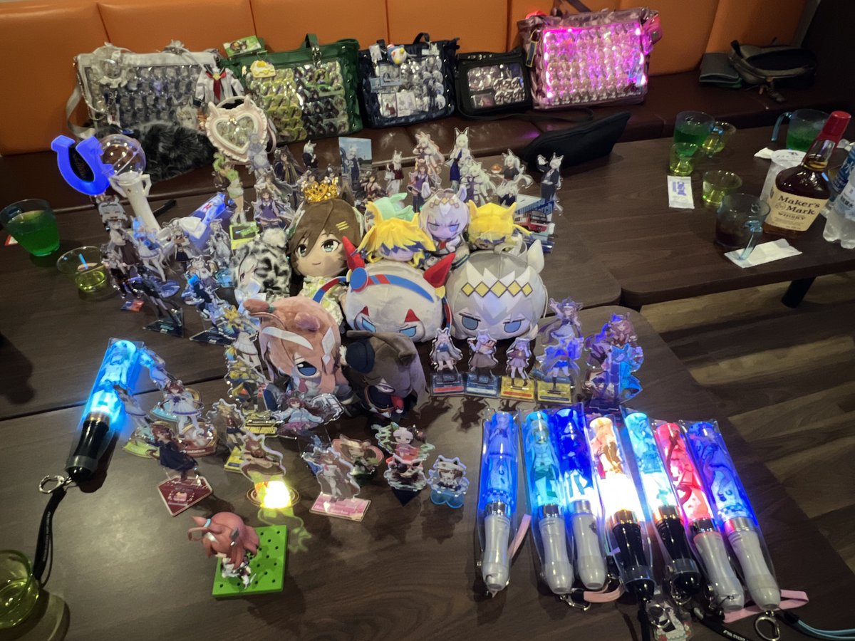 忘年会開始！ ウマ娘グッズ率ヤバい