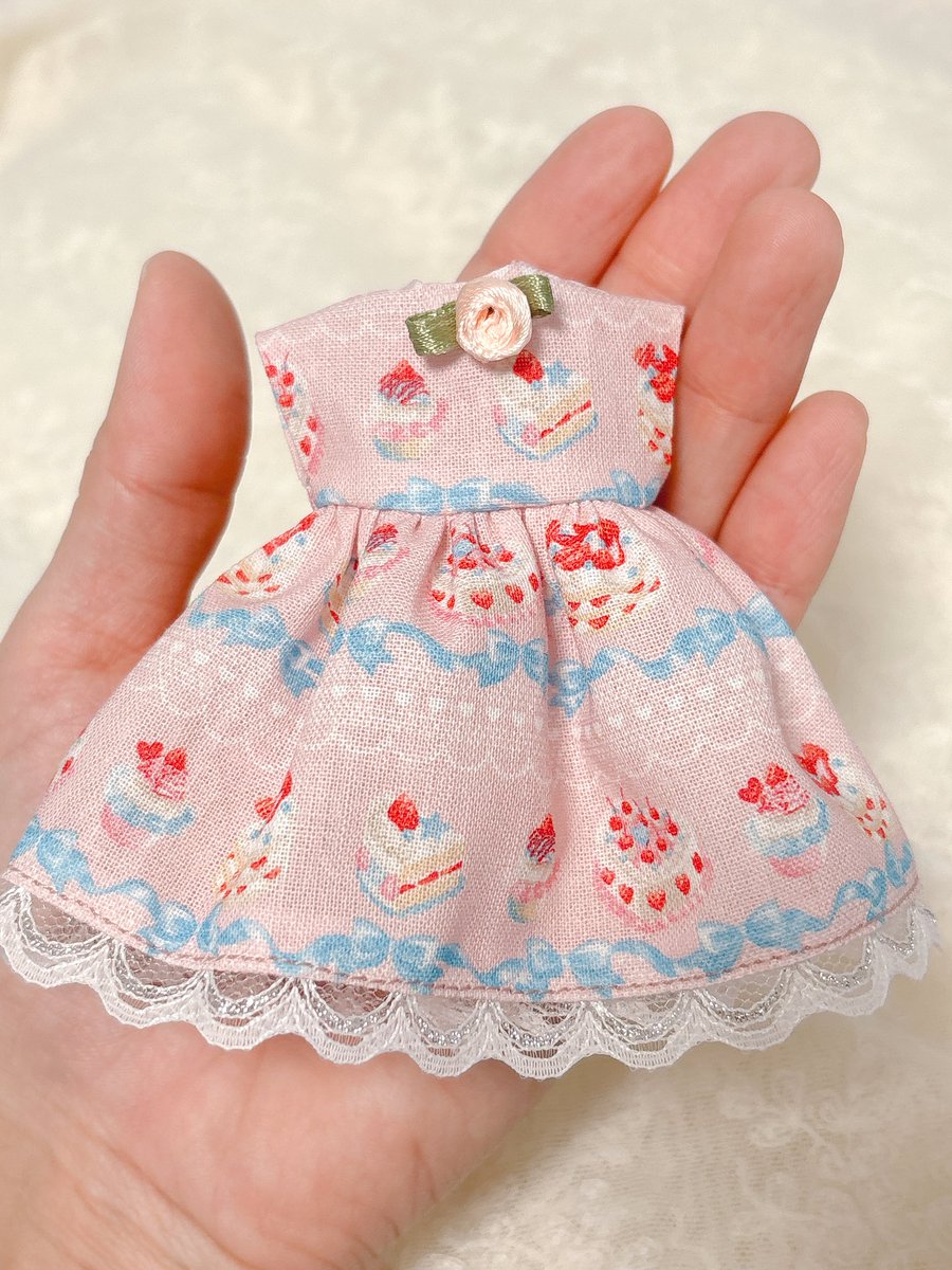 kawaiiに極振りした小さいお洋服🫶
普段は使わないタイプの柄なので新鮮