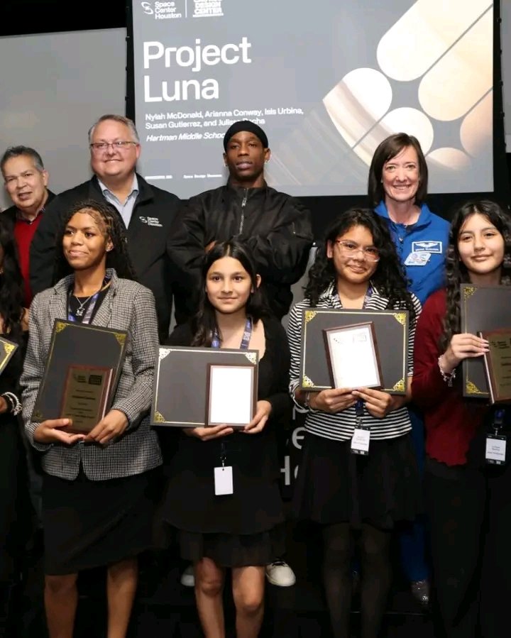 StephenAwoo's tweet image. Salute to Travis for investing into the next generation 🚀

Travis Scott’s Cactus Jack Foundation teamed up with Space Center Houston, NASA’s official visitor center, to launch a new STEM program.